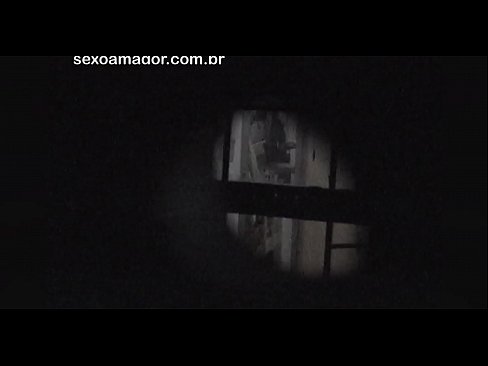 ❤️ Si Blondie ay lihim na nakunan ng video ng isang voyeur ng kapitbahayan na nakatago sa likod ng mga guwang na brick Just porn sa amin tl.rexporn-com.ru ❌️