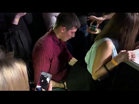 ❤️ Tunay na sex sa isang Russian nightclub. Ang 18-taong-gulang na batang babae na Ruso sa anus at puki ay nakipagkamay sa isang nightclub Just porn sa amin tl.rexporn-com.ru ❌️